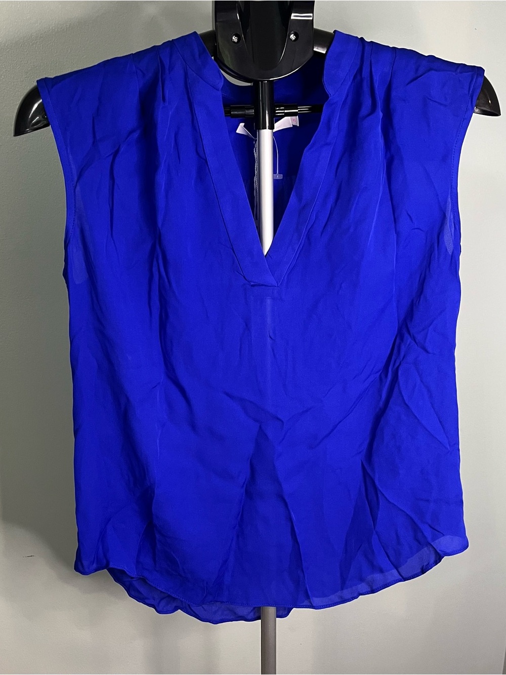 Alice and Trixie Sleeveless V-Neck Shell Top in Royal Blue XS NWT